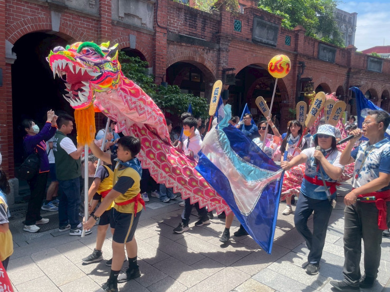 LINE_ALBUM_20250530第二屆三峽新船說 老街創意龍舟賽_250602_59_0.jpg